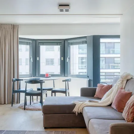 Bright & Stylish For 4 In Appartement *