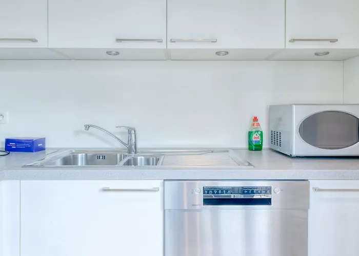 Bright & Stylish For 4 In Appartement