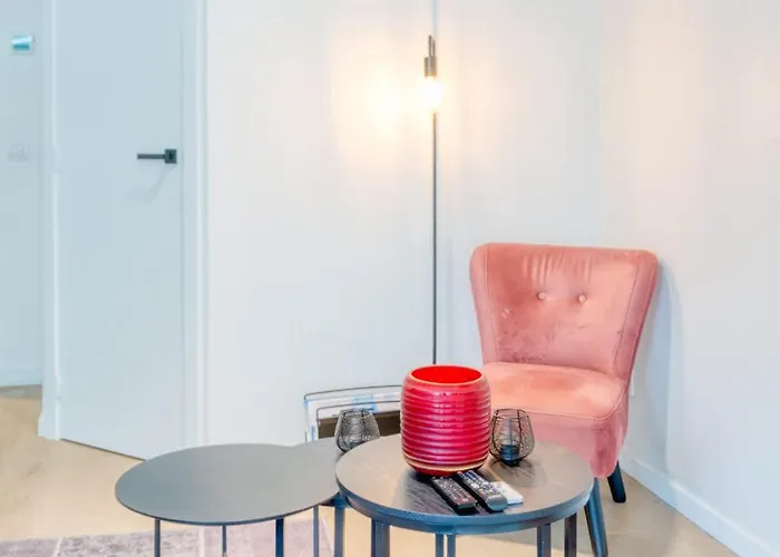 Bright & Stylish For 4 In *